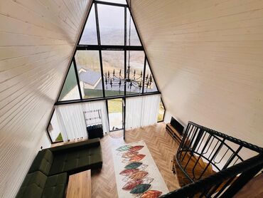 Bağ evlərinin kirayəsi: A-Frame dizaynlı müstəqil dağ evi – şəxsi həyət və hovuzla - Üstü tam — 8