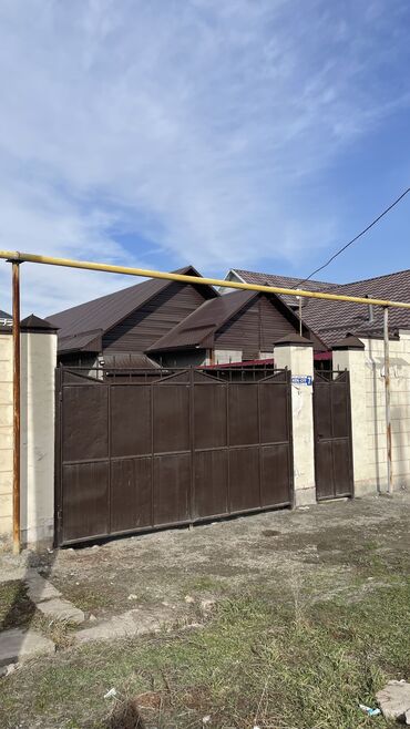 продаю дом ново покровка и лебединовка: 57 м², 3 комнаты, Старый ремонт Без мебели