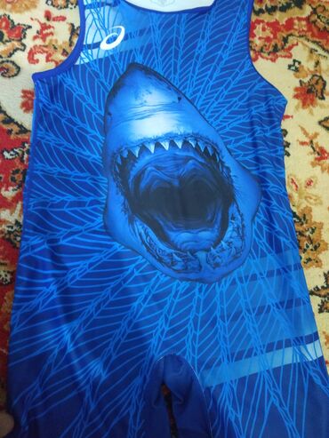 xiaomi black shark цена в бишкеке: Срочно продаю трико shark 3xl