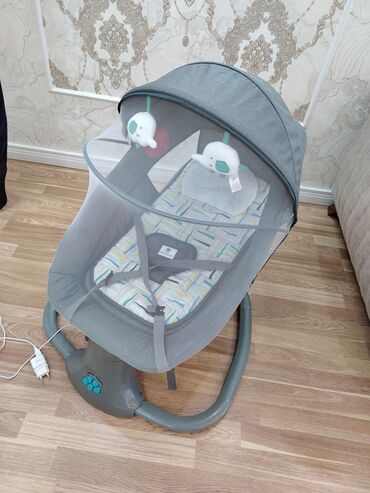 uwaq ucun manej: Для девочки и мальчика, Колыбель, С матрасом, С механизмом качания