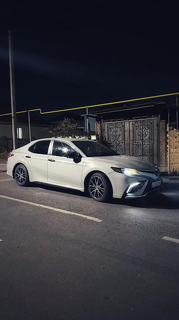 салон на камри: Toyota Camry: 2022 г., 2.5 л, Автомат, Гибрид, Седан — 3