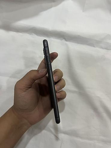 треснул экран: IPhone 11, Б/у, 128 ГБ, Черный, Чехол, 70 % — 2