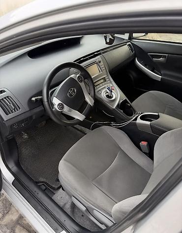 Toyota: Toyota Prius: 2014 г. — 8