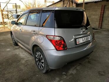 Toyota: Toyota ist: 2003 г., 1.3 л, Автомат, Бензин, Хэтчбэк