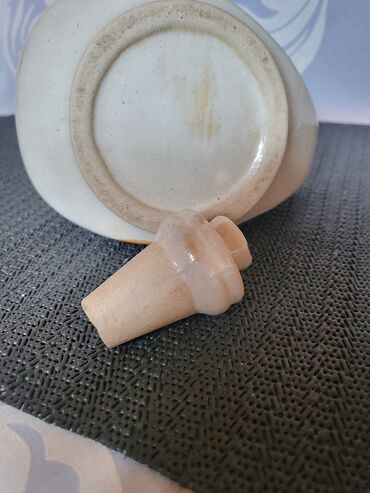 Činije: Bokal nov za zestoko pice rucni rad iz 70ih. Bokal rucni rad,rucno — 9