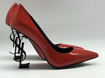 джереми скоты: Лодочки Saint Laurent Opyum с фирменным каблуком-логотипом YSL. - — 1