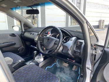 бак для машины: Honda Fit: 2002 г., 1.3 л, Автоматические, Бензин