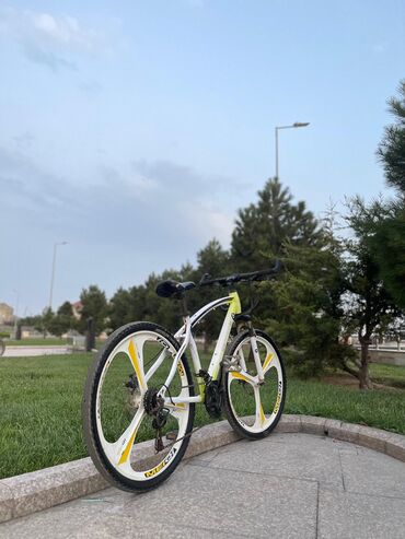 Şəhər velosipedləri: İşlənmiş Şəhər velosipedi 26", sürətlərin sayı: 21, Ünvandan götürmə, Ödənişli çatdırılma