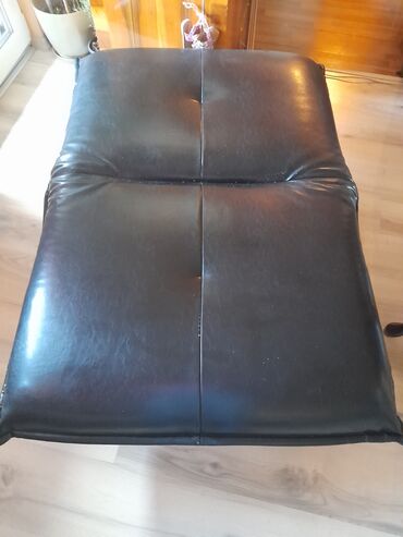 pačvork fotelje: Leather, color - Black, Used