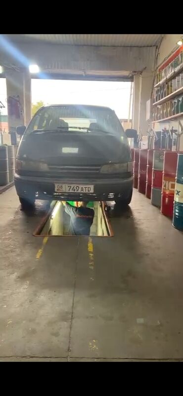 Toyota: Toyota Estima: 1997 г., 2.4 л, Механика, Бензин, Минивэн