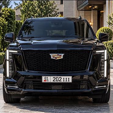 Аксессуары и тюнинг: Cadillac Escalade в черном цвете — полноразмерный премиальный — 1