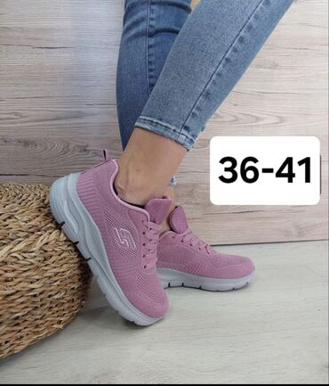 tn bele zenske: Skechers, 40