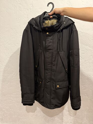 Куртки: Мужская куртка, XL (EU 42), Bershka, Б/у, цвет - Черный, Самовывоз