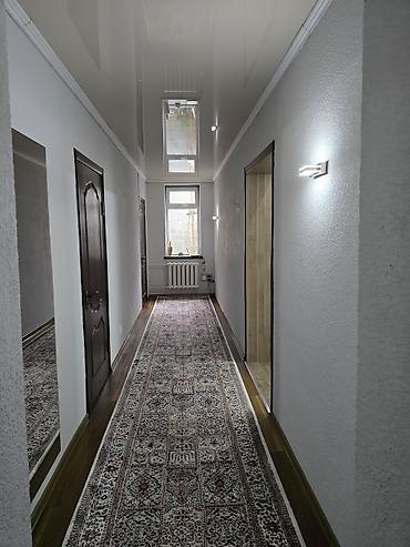 Продажа коттеджей и домов: -Срочно продается двух комнатная квартира в барачном доме, вход — 5