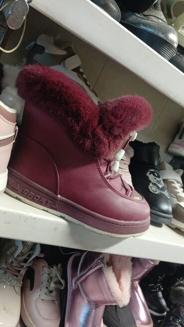 Кроссовки и спортивная обувь: Мужская обувь (несколько моделей) 1) Кроссовки серо‑чёрные Waterproof — 19