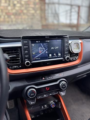 Kia: Kia Stonic: 2019 г., Кроссовер — 15