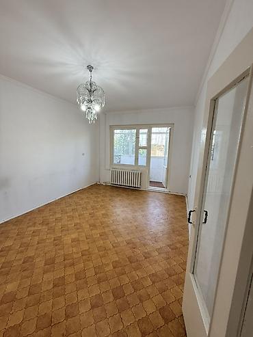 Продажа квартир: 4 комнаты, 85 м², 12 мкр 106 серия, 1 этаж, Требуется ремонт — 8