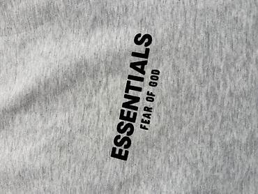 pull and bear duksevi: ESSENTIALS Fear of God majica kratkih rukava - Model: ESSENTIALS by — 3