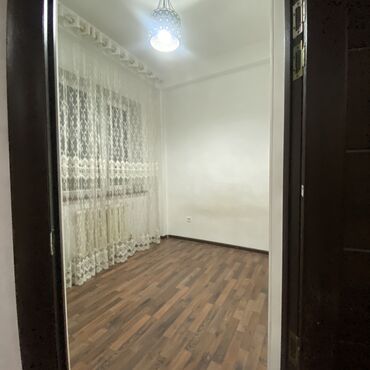 Продажа квартир: 1 комната, 37 м², Индивидуалка, 1 этаж, Старый ремонт — 9