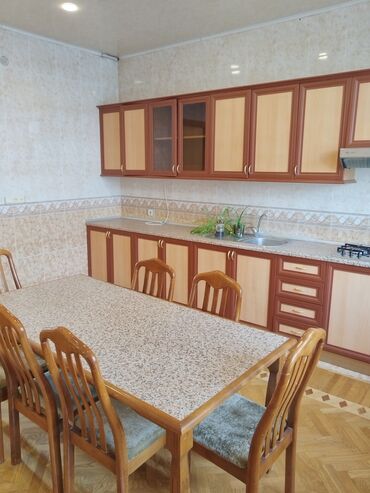 Ofislər: Elmlər metrosunun yaxınlığında yerləşən 160 kv.m sahəsi olan 6 otaqlı — 18