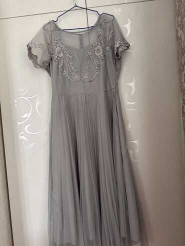 пракат платье: Вечернее платье, Длинная модель, Без рукавов, 5XL (EU 50)