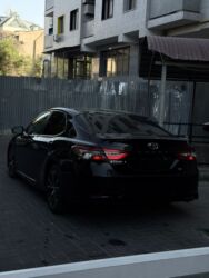 Toyota: Toyota Camry: 2018 г., 2.5 л, Автомат, Бензин, Седан — 2