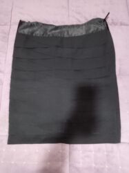 Digər qadın geyimləri: Salam. Hər biri 5 AZN. Ölçülər S və 46 üçündür. İstiyə olsa nömrə ilə — 2