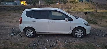 Продажа авто: Honda Fit: 2003 г., 1.3 л, Хэтчбэк — 5