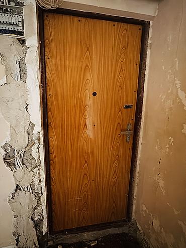 2ci el qapi: Mənzil üçün İşlənmiş Giriş qapısı 90x200 sm Zamok ilə, Ünvandan götürmə — 2