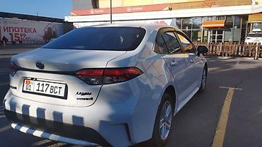 Продажа авто: Toyota Levin: 2021 г., 1.8 л, Автомат, Гибрид, Седан — 4