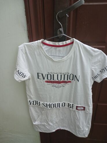 Köynəklər: Hərbiri təzə kimidi 10 .12 yaş uşaqlar üçün hamısı bir yerdə 30m — 15