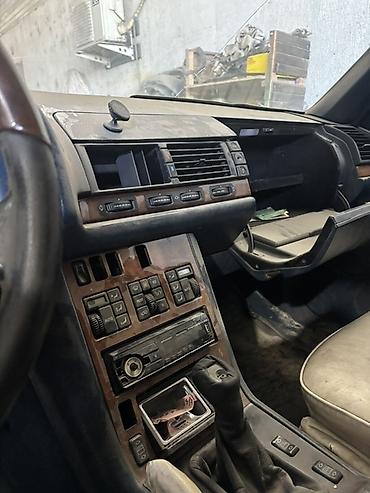 а 190: Mercedes-Benz S-Class: 1990 г., Седан — 6