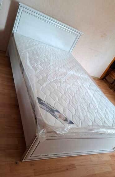 1 kub metr nece kvadrat metrdir: 550 m a 1 aydı embawooddan almisam . Evə razmer düz gəlmir diyə