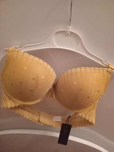 seksi geyimlər: Her biri 10 m