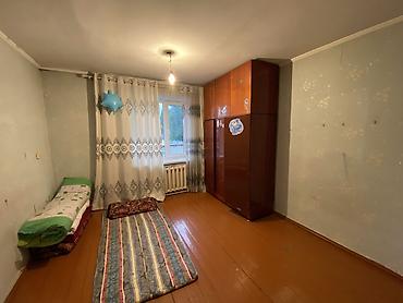 торг: 3 комнаты, 70 м², Индивидуалка, 2 этаж, Старый ремонт — 1