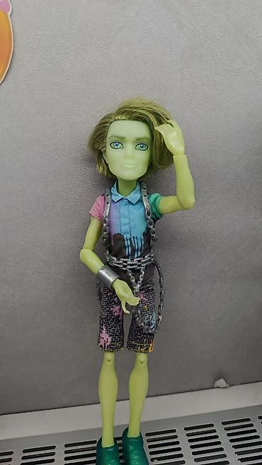 ucuz kuklalar: Monster high - Рorter geiss - Yaşıl tonlarda bədən və saç, yanlara dar — 1