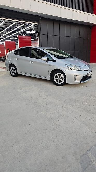экономия бензин: Toyota Prius: 2014 г., Автомат, Гибрид, Хэтчбэк — 2