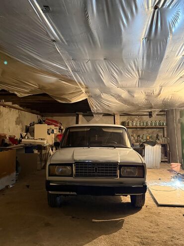 VAZ (LADA): Model: LADA (VAZ) 2107 sedan Kuzov: 4 qapı, ağ rəng Salon: klassik — 14