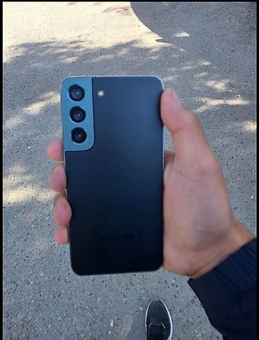 samsung 31: Samsung Galaxy S22 5G, Б/у, 256 ГБ, цвет - Черный — 1