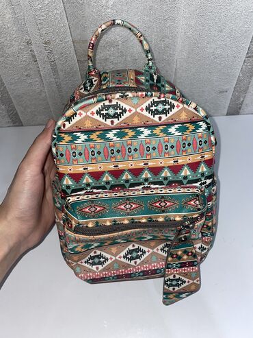 Çantalar: Sadəcə 1dəfə istifade edilib bahalı sumkadıriki cür istifade edilir