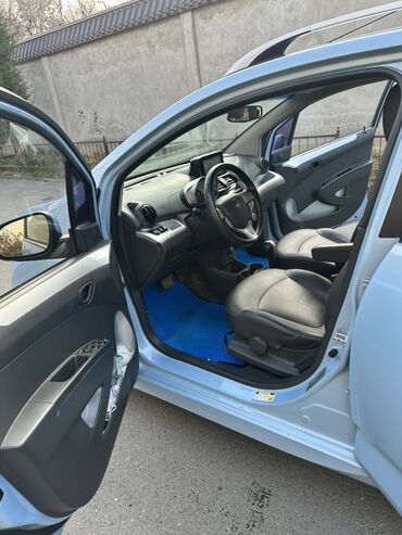 Chevrolet: Chevrolet Spark: 2015 г., 1 л, Автомат, Бензин, Хэтчбэк — 6