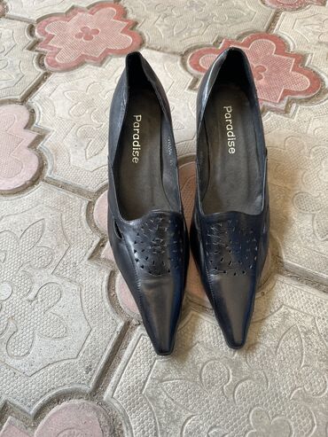 обувь женская 41 размер: Туфли 41, цвет - Черный