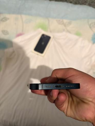 Apple iPhone: IPhone 13, Midnight, Simsiz şarj — 4