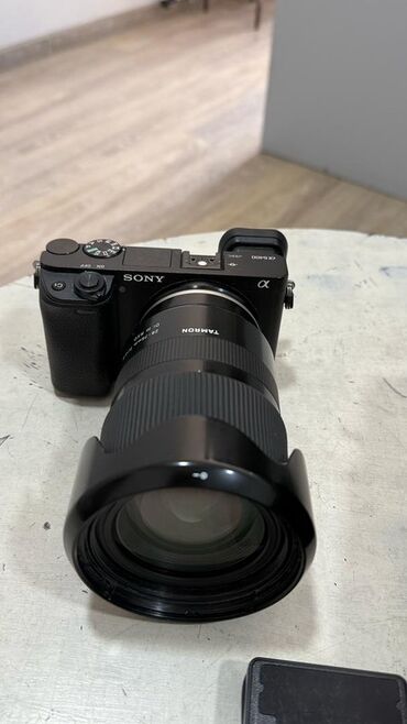 автомобильная камера: Фотокамера Sony Alpha a6400 с объективом Tamron 28-75mm f/2.8