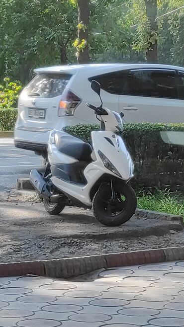 Скутеры: Скутер Yamaha, 125 куб. см, Бензин, Б/у