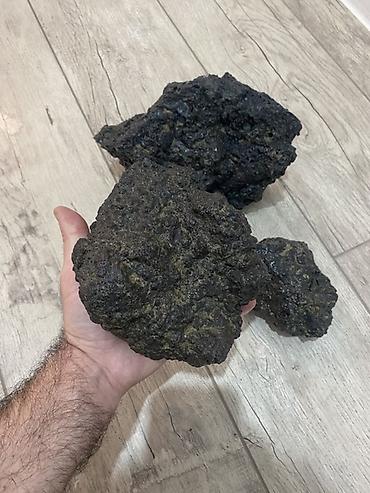 qapi dekoru: Akvarum üçün təbii daşlar 3 ededi bir yerde 30 azn — 2