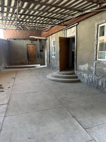 дом на сутки с бассейном: 80 м², 3 комнаты