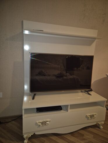 Qonaq otağı dəstləri: Dolab, Komod, Masa və oturacaqlar, Malayziya — 10