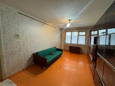 радуга кв: 2 комнаты, 43 м², 104 серия, 1 этаж, Старый ремонт