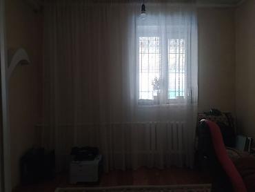 Дом, комната с классической планировкой. - Просторная комната с окном at lalafo.kg Дом, комната с классической планировкой. - Просторная комната с окном